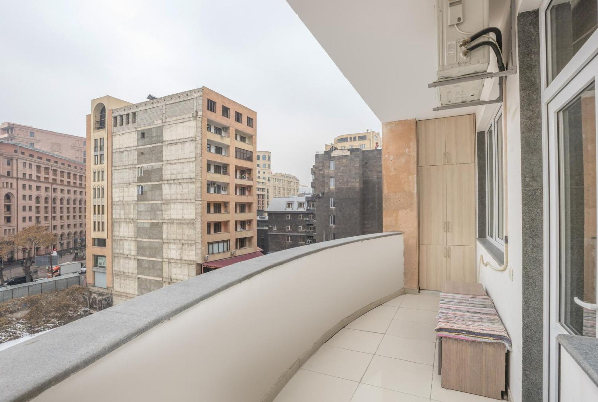 2 Bedrooms 2 Bathrooms Large And Lux Apartment Best Location Jereván Kültér fotó